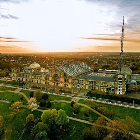 Entire Apartment Alexandra Palace, Londres Exterior foto